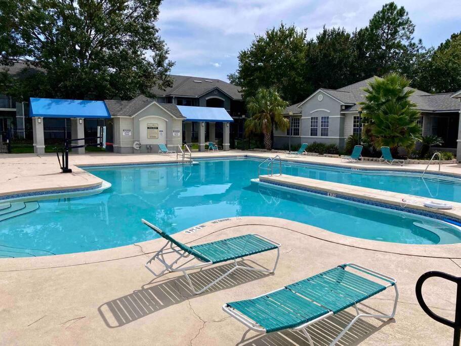 The Botanical Retreat, King Comfort & Poolside Peace Gainesville Exterior foto